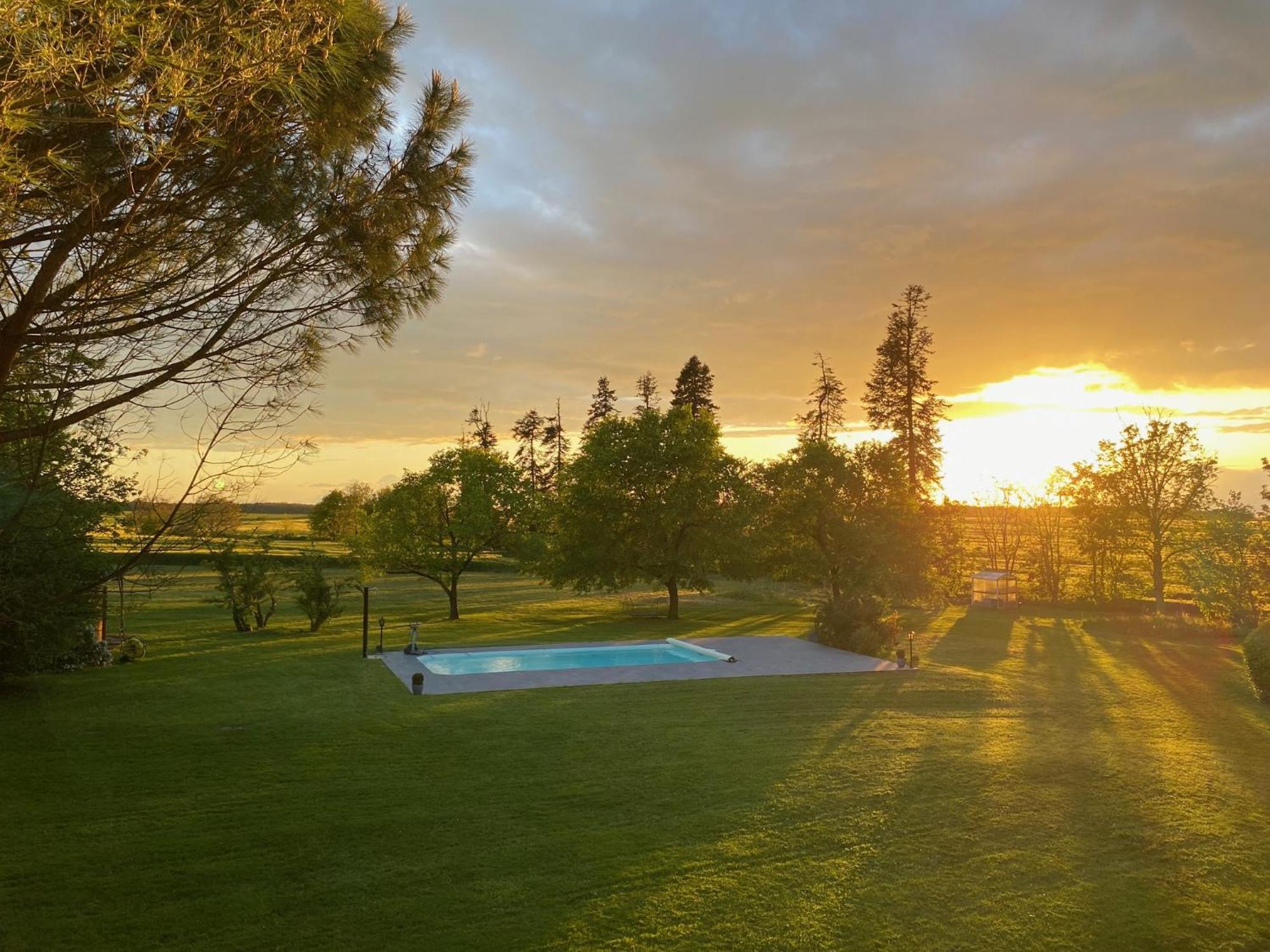 Domaine De Treuillaud Bed & Breakfast Villers-les-Ormes Екстериор снимка